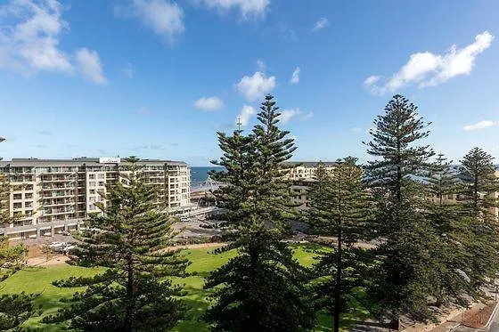 Oaks Glenelg Liberty Suites Adelaide 4*,  Australia