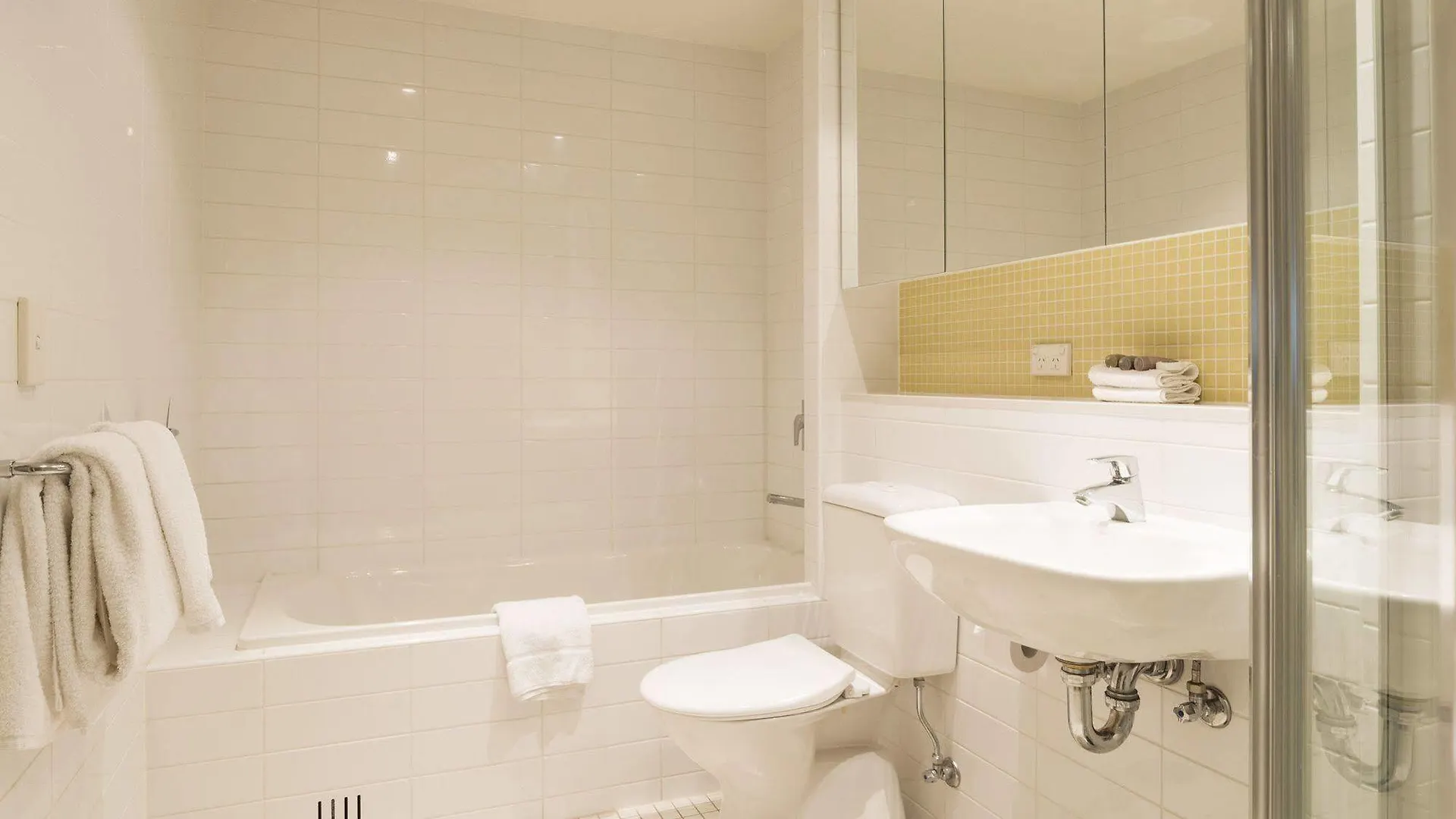Oaks Glenelg Liberty Suites Adelaide Australia
