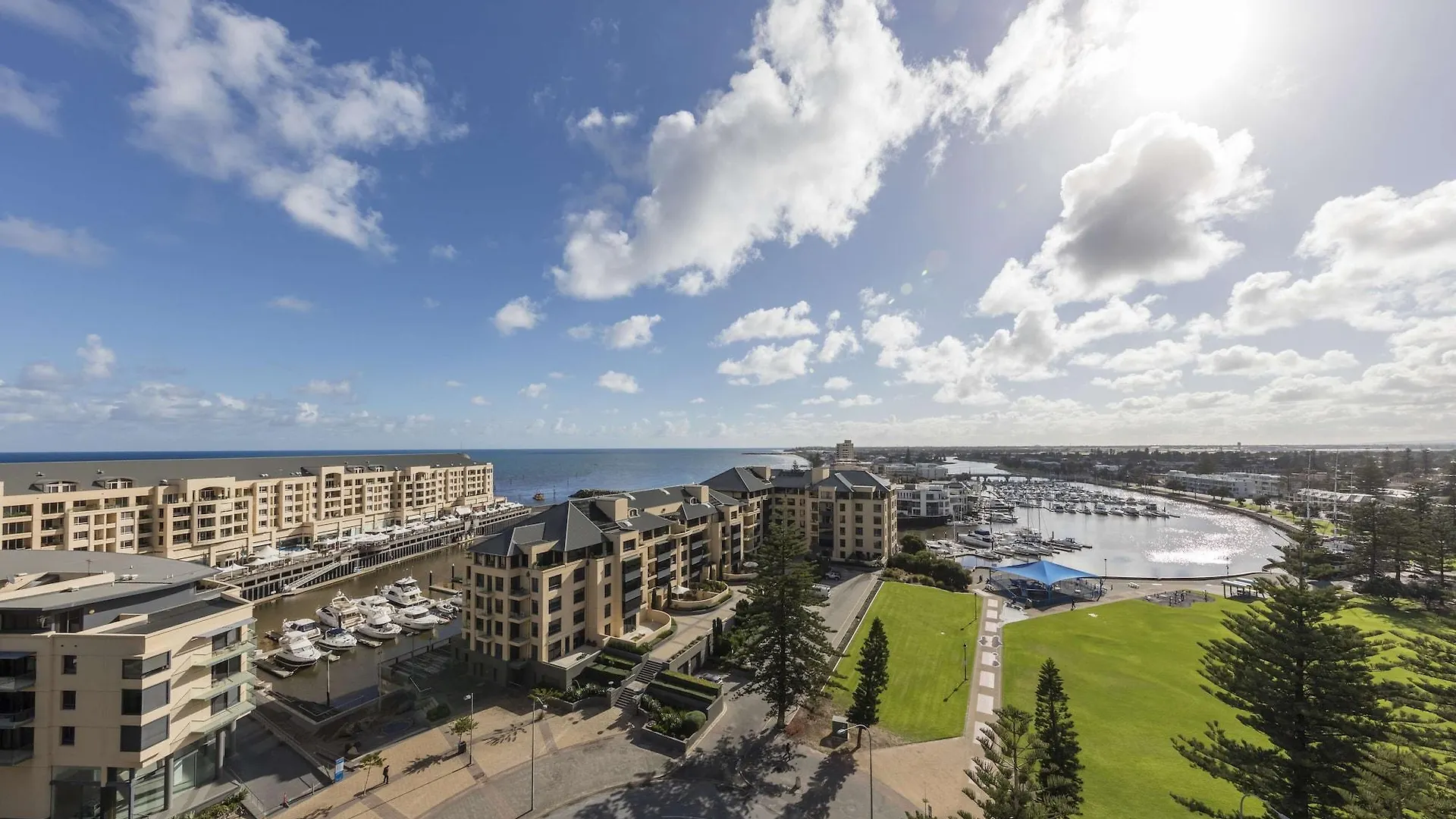 Oaks Glenelg Liberty Suites Adelaide Aparthotel
