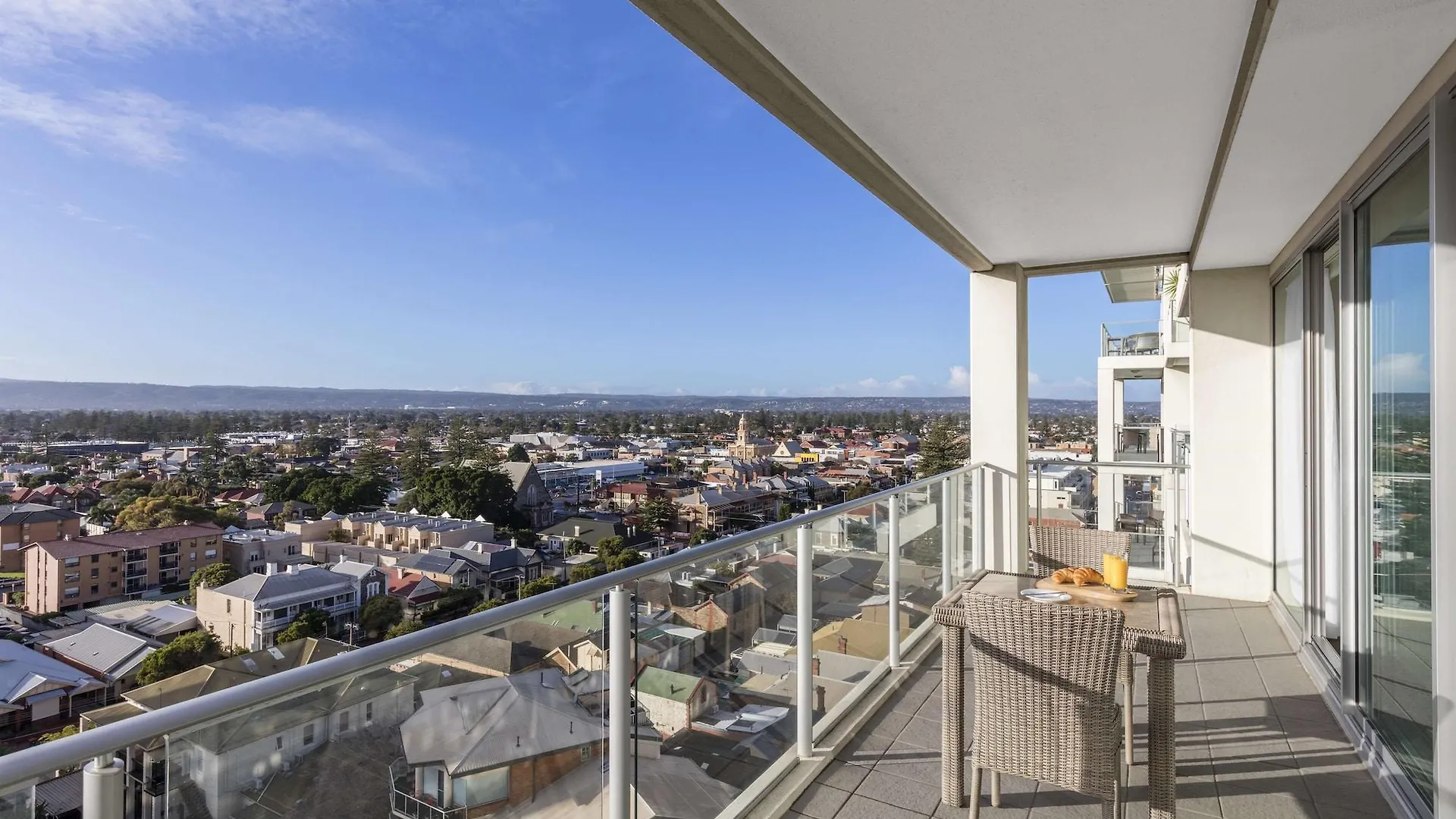 Oaks Glenelg Liberty Suites Adelaide Aparthotel