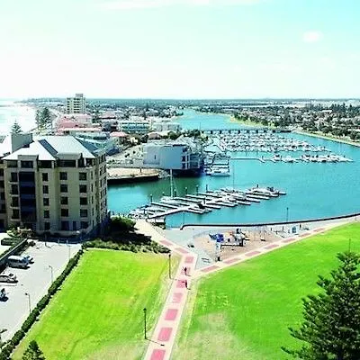 Oaks Glenelg Liberty Suites Adelaide 4*,  Australia
