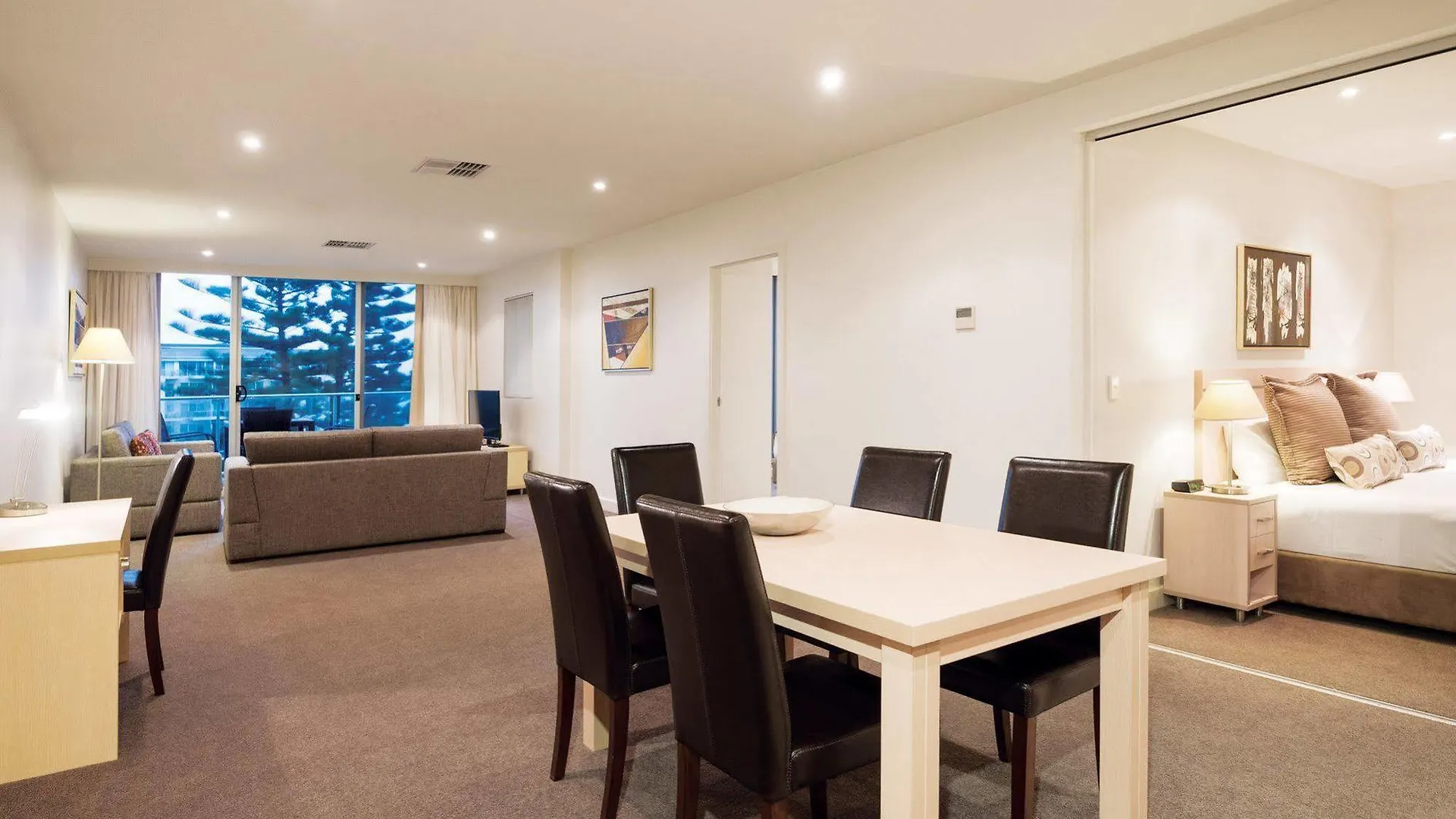 Oaks Glenelg Liberty Suites Adelaide 4*,